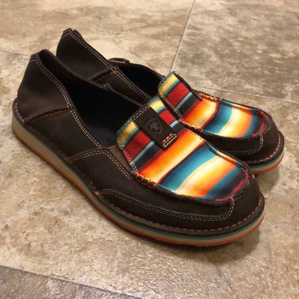 Women’s Size 9 Ariat Serape Cruisers